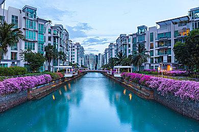 华纳公司的股价过去12个月下跌超过了47%